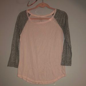 🖤AMERICAN EAGLE🤍 Pink and Sparkly 3/4 Sleeve T-Shirt